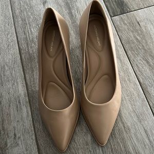 Ellen Leather Pointed Toe Pumps in Tan
